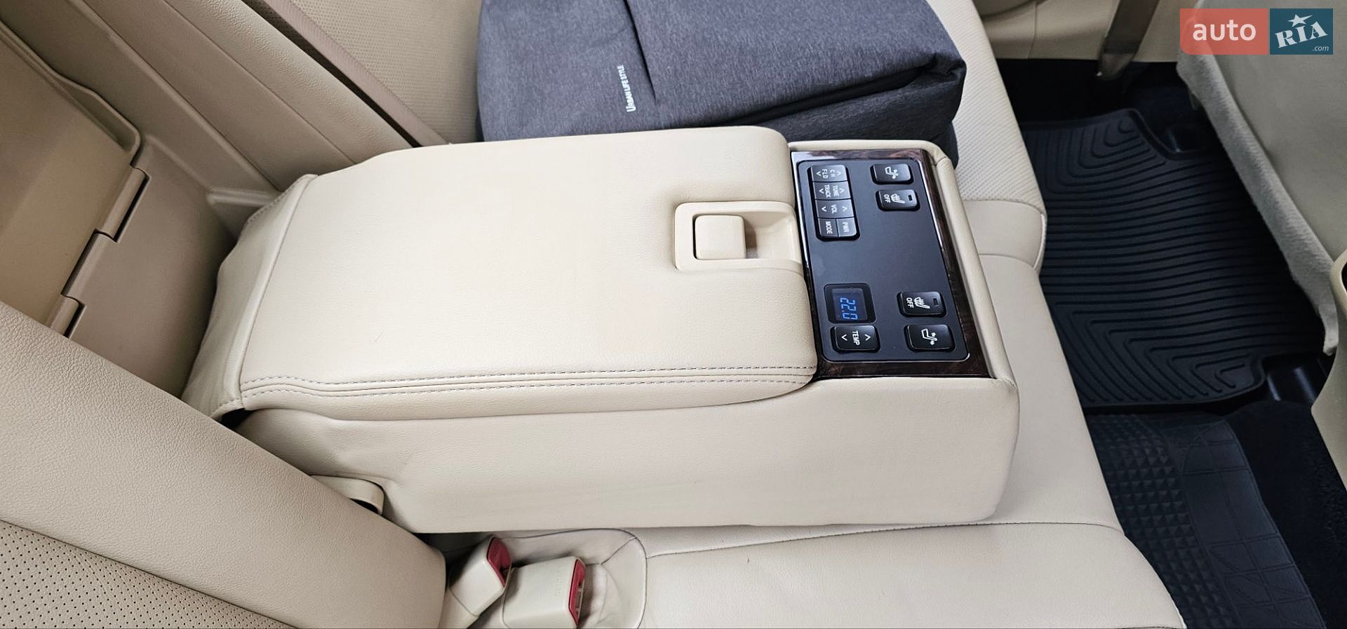 TOYOTA CAMRY 2016 VIN JTNBFYFK403033818 фото оголошення 13 з 40