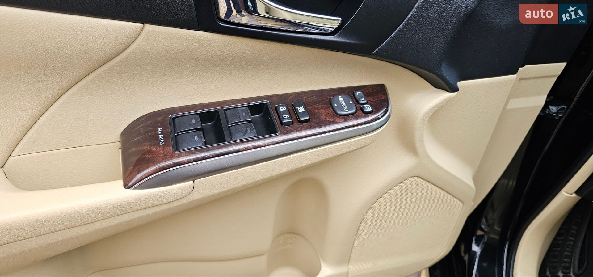 TOYOTA CAMRY 2016 VIN JTNBFYFK403033818 фото оголошення 23 з 40