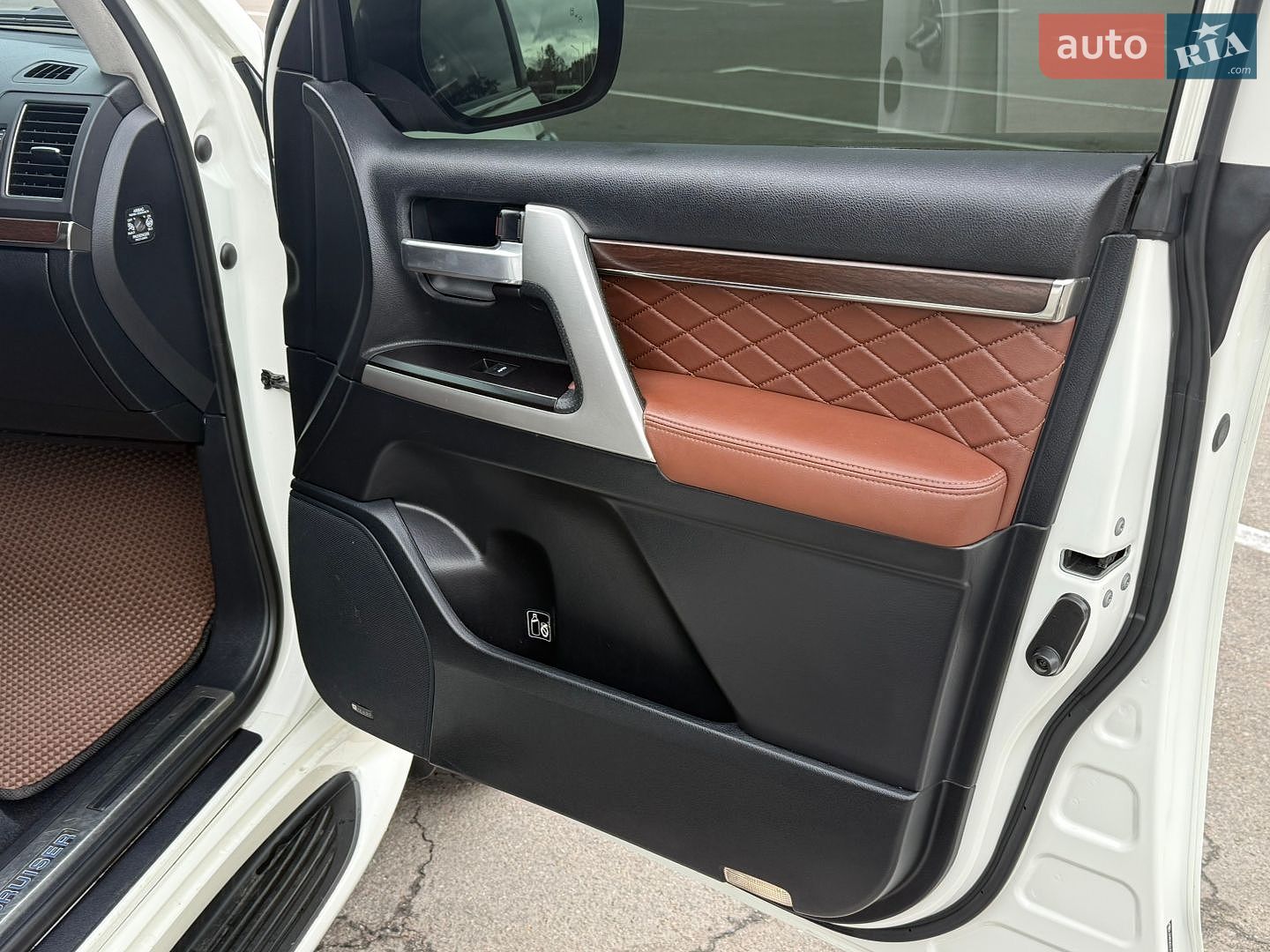 Toyota Land Cruiser 2017 VIN JTMCV02J504222434 фото оголошення 74 з 96