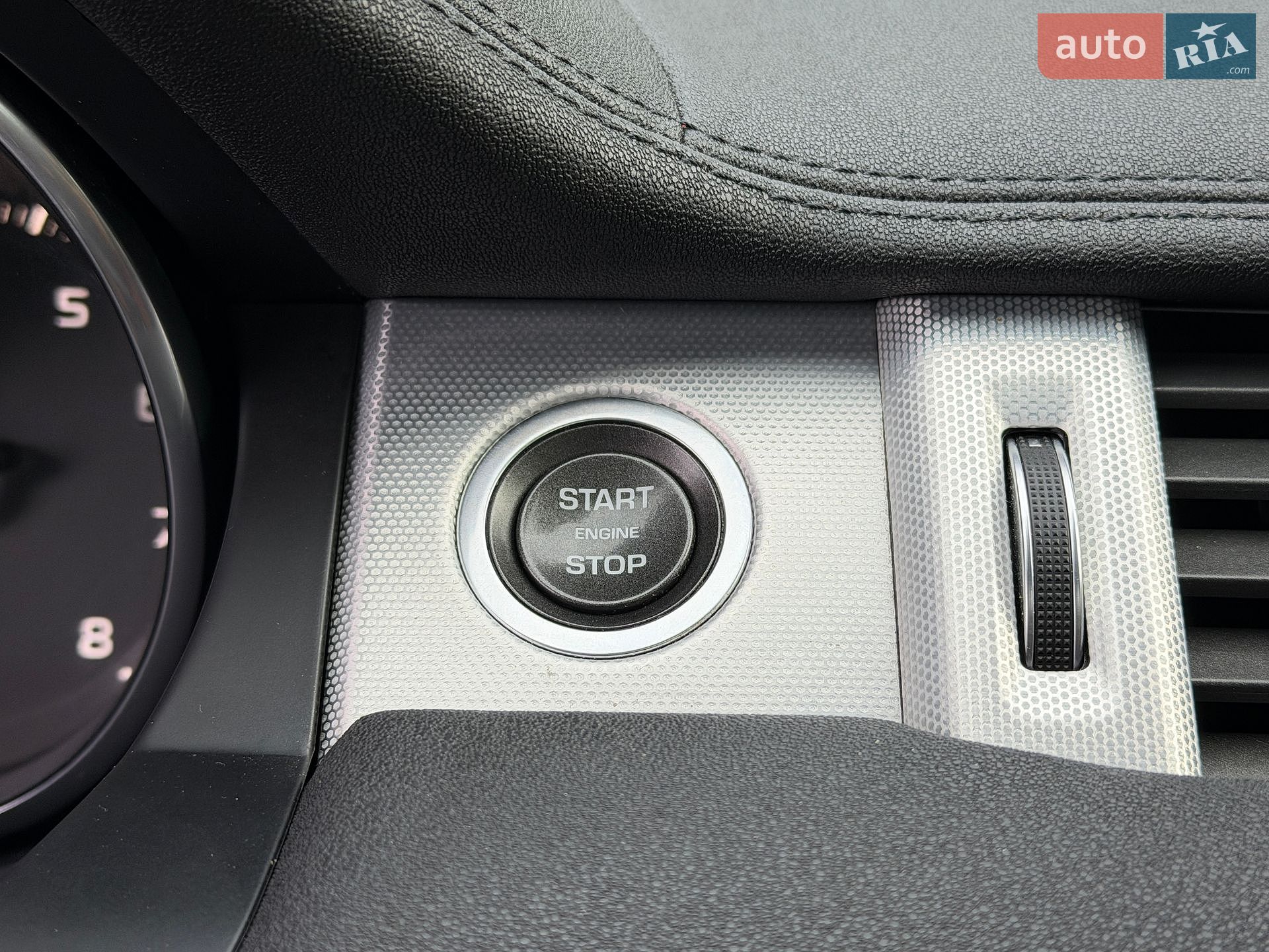 Land Rover Range Rover Evoque 2015 VIN SALVR2BGXGH082194 фото оголошення 33 з 42