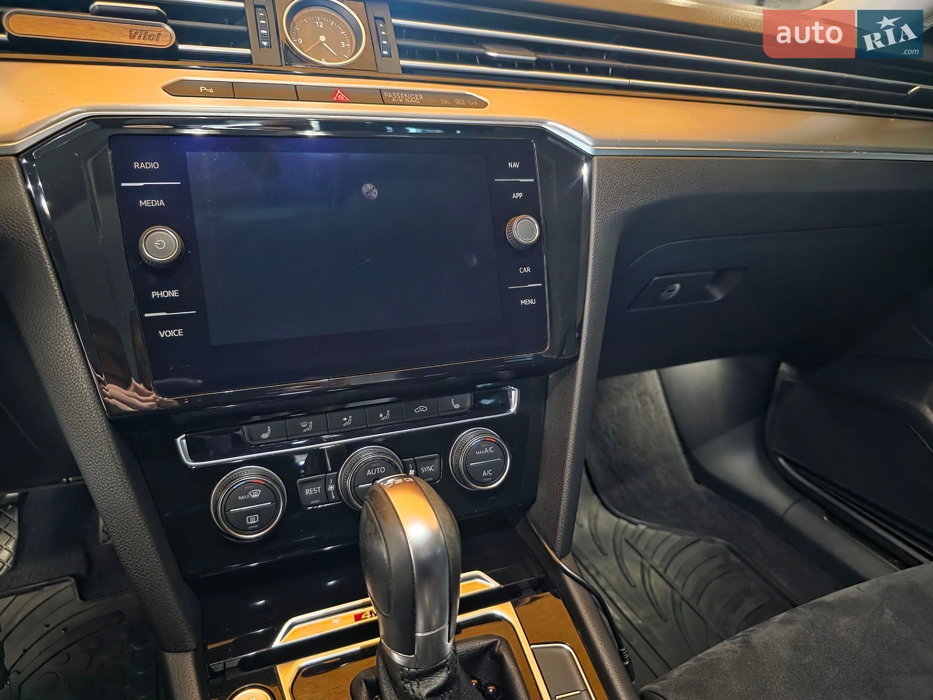 Volkswagen Passat 2018 VIN WVWZZZ3CZJE046131 фото оголошення 6 з 24