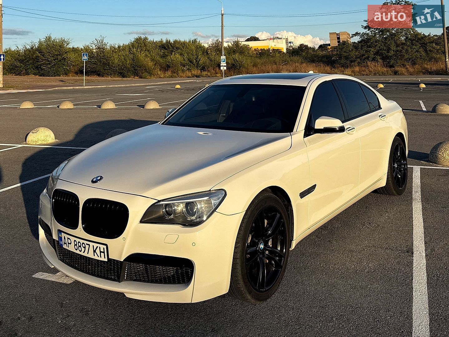 BMW 7 Series 2014 VIN WBAYA6C50FD826971 фото оголошення 2 з 41