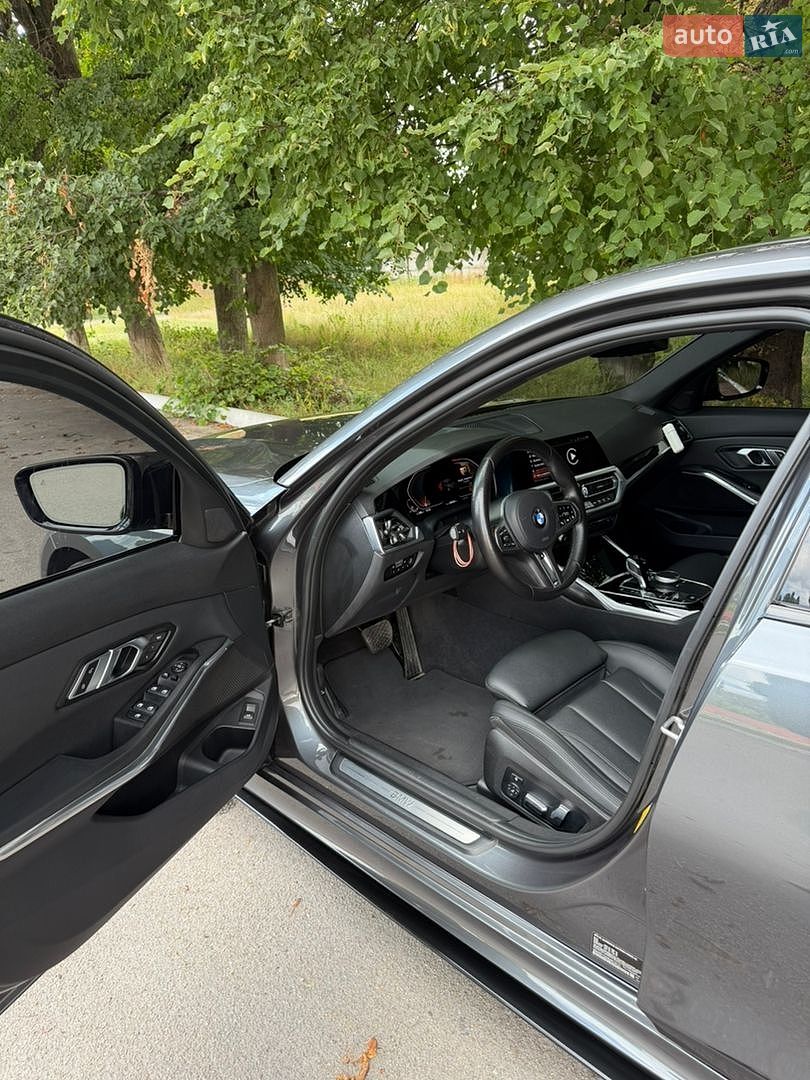 BMW 3 Series 2019 VIN WBA5R1C54KAK10121 фото оголошення 16 з 21