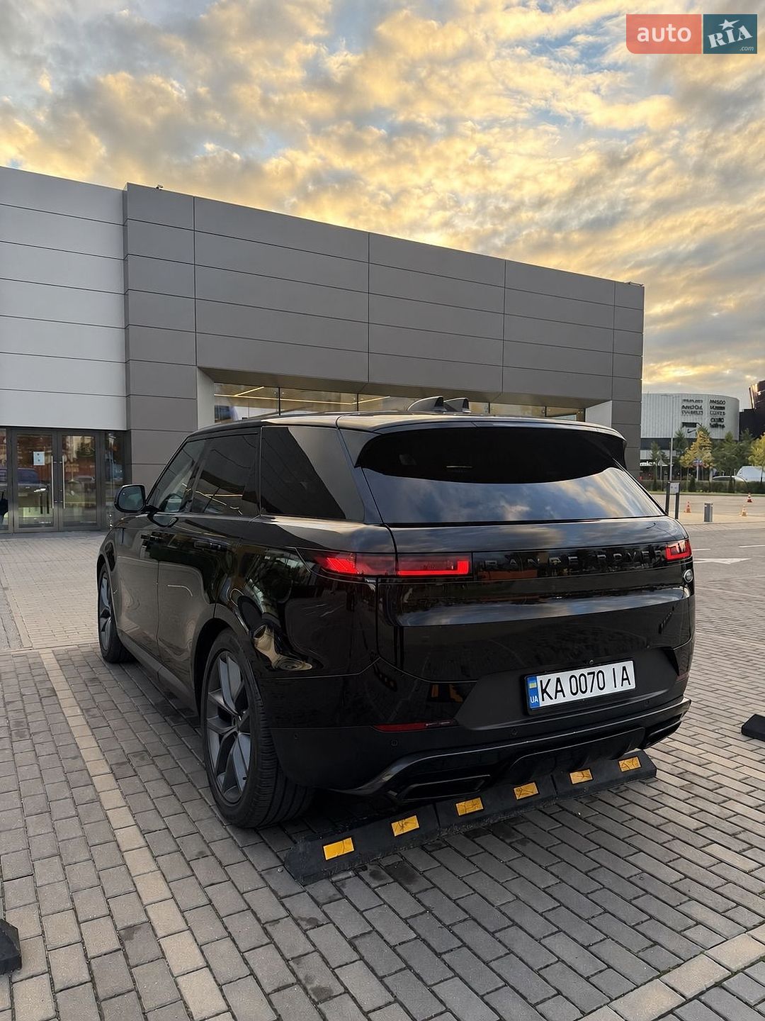 Land Rover Range Rover Sport 2023 VIN SAL1P9EU2PA135994 фото оголошення 4 з 25