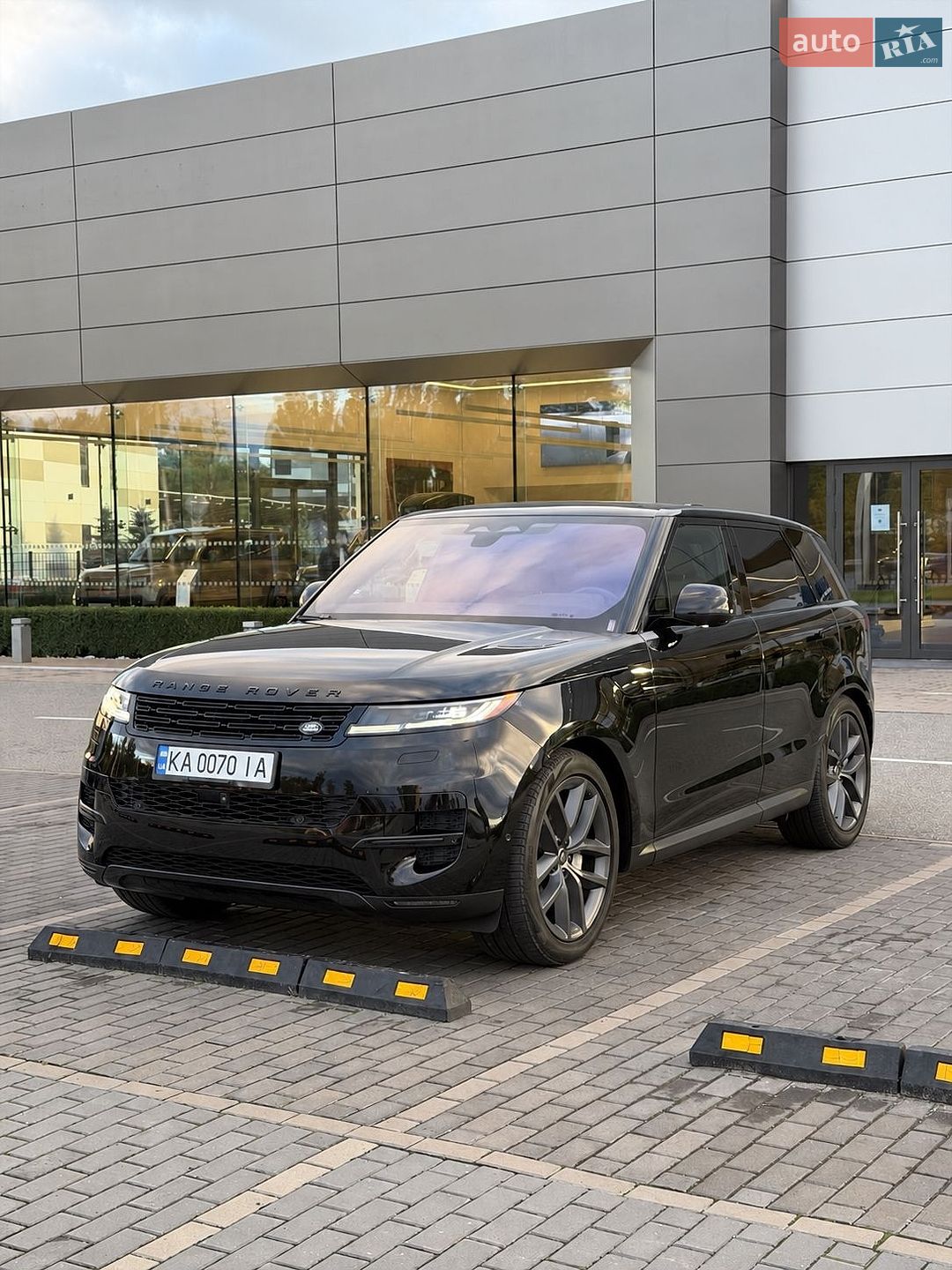Land Rover Range Rover Sport 2023 VIN SAL1P9EU2PA135994 фото оголошення 2 з 25