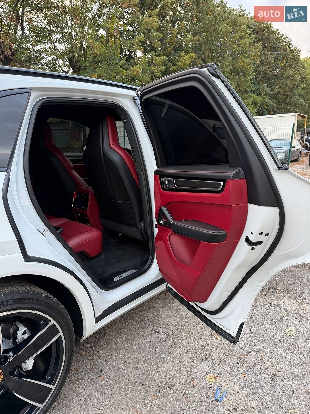 Porsche Cayenne 2018 VIN WP1AF2AY8KDA80600 фото оголошення 3 з 10