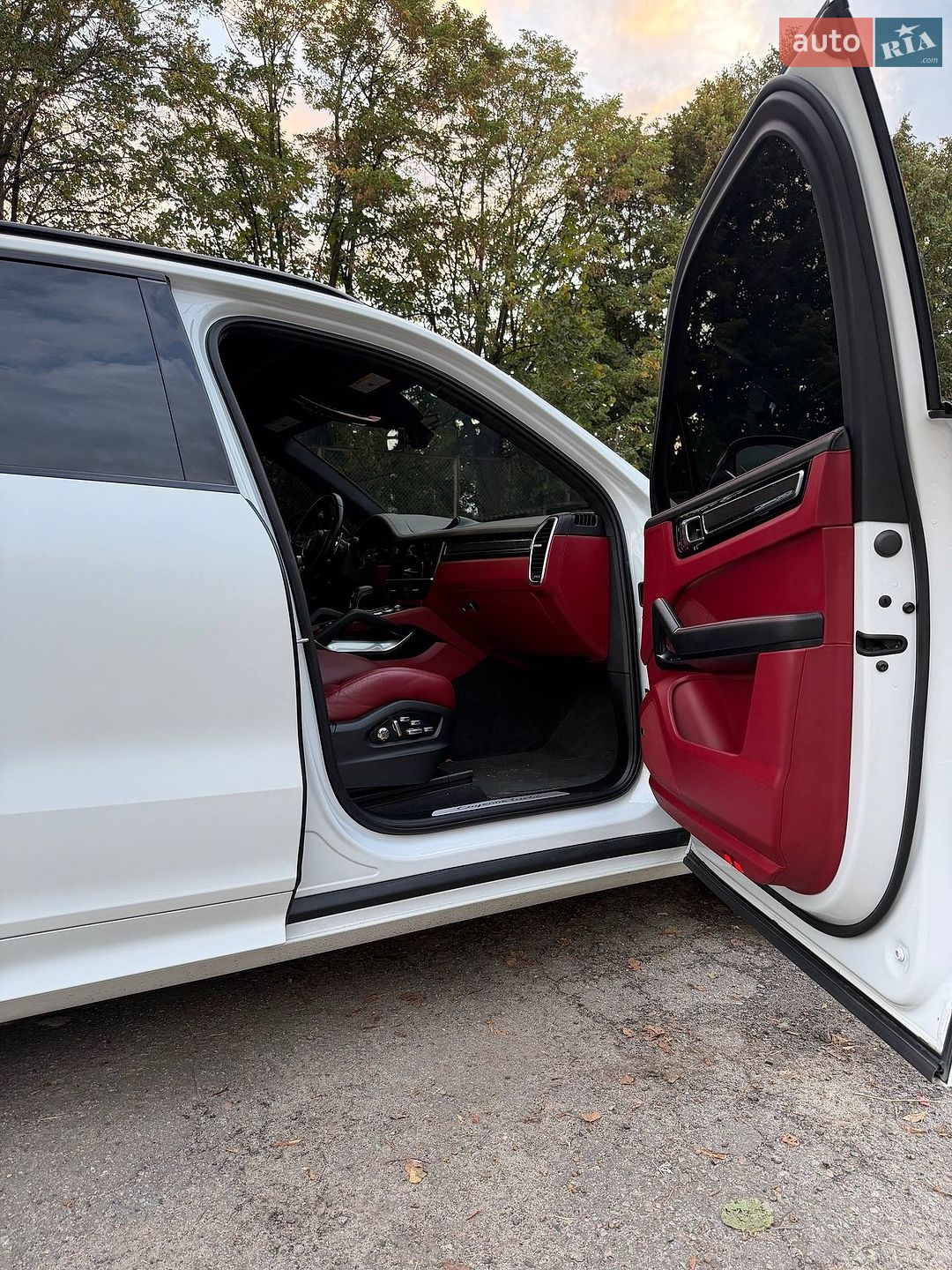 Porsche Cayenne 2018 VIN WP1AF2AY8KDA80600 фото оголошення 4 з 10