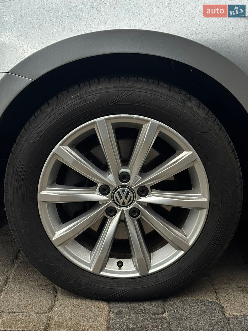 Volkswagen Passat 2018 VIN WVWZZZ3CZJE211698 фото оголошення 11 з 52