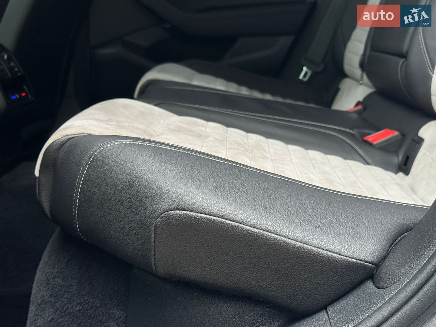 Volkswagen Passat 2018 VIN WVWZZZ3CZJE211698 фото оголошення 21 з 52