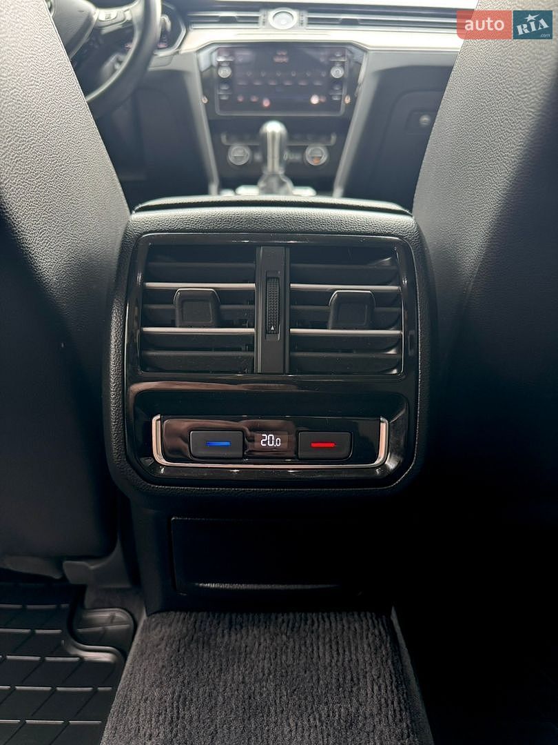 Volkswagen Passat 2018 VIN WVWZZZ3CZJE211698 фото оголошення 24 з 52