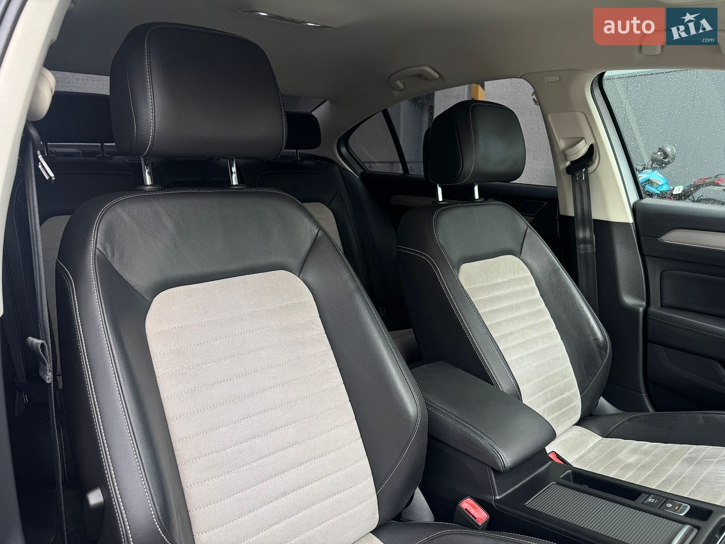 Volkswagen Passat 2018 VIN WVWZZZ3CZJE211698 фото оголошення 32 з 52
