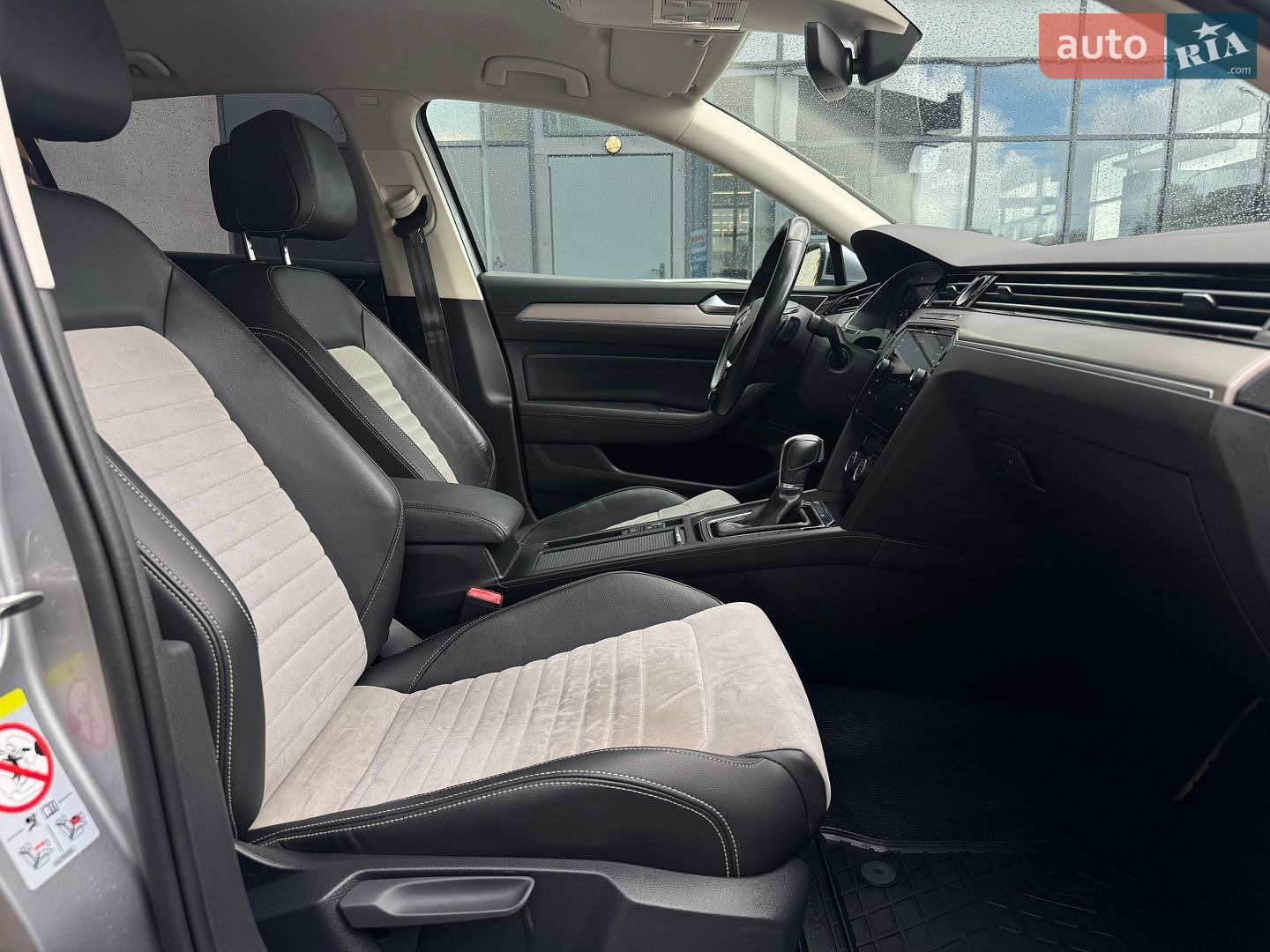 Volkswagen Passat 2018 VIN WVWZZZ3CZJE211698 фото оголошення 30 з 52