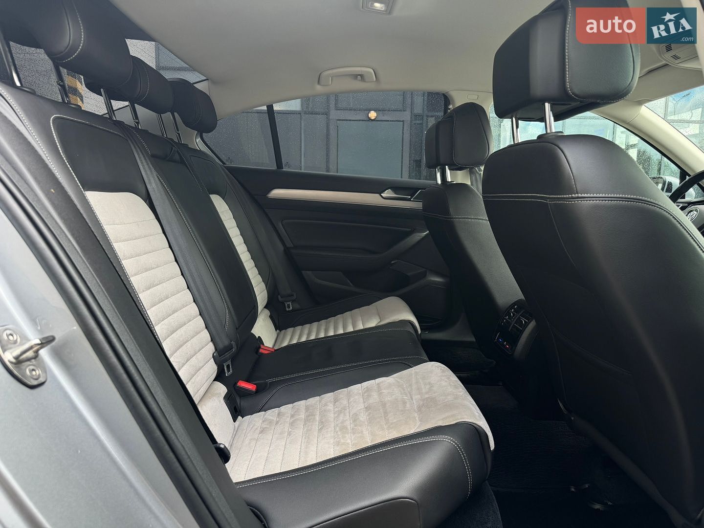 Volkswagen Passat 2018 VIN WVWZZZ3CZJE211698 фото оголошення 27 з 52