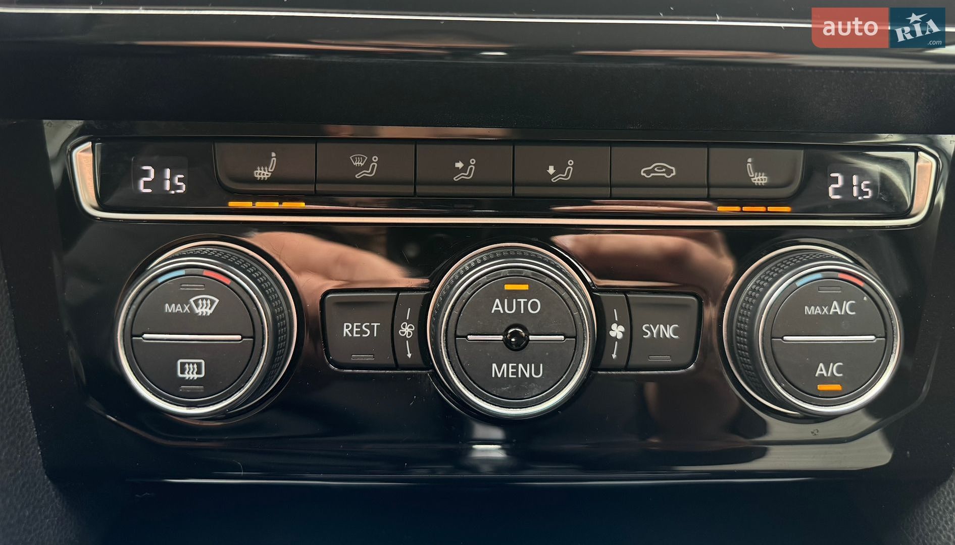 Volkswagen Passat 2018 VIN WVWZZZ3CZJE211698 фото оголошення 38 з 52