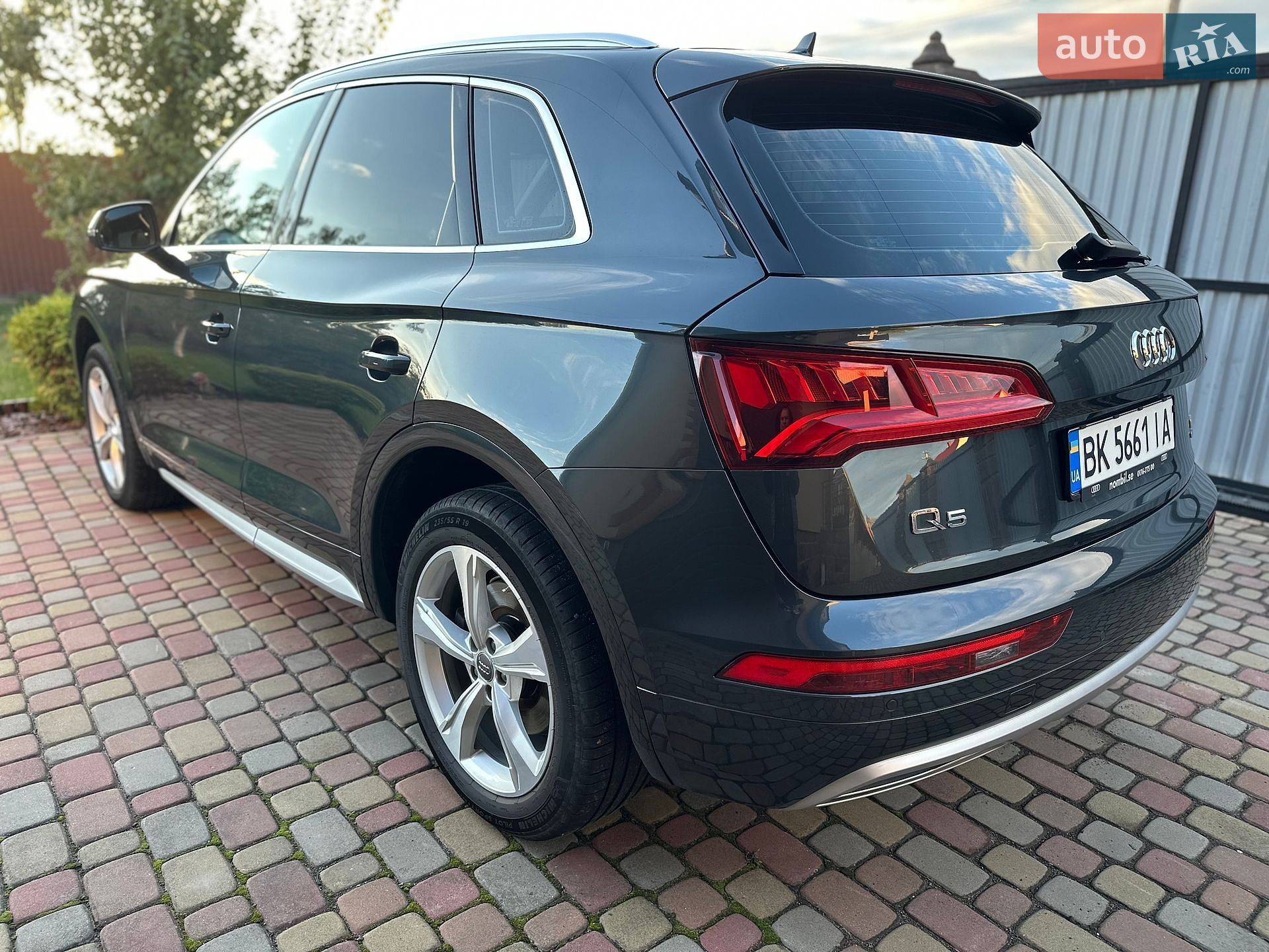 Audi Q5 2017 VIN WAUZZZFY4H2003446 фото оголошення 3 з 29