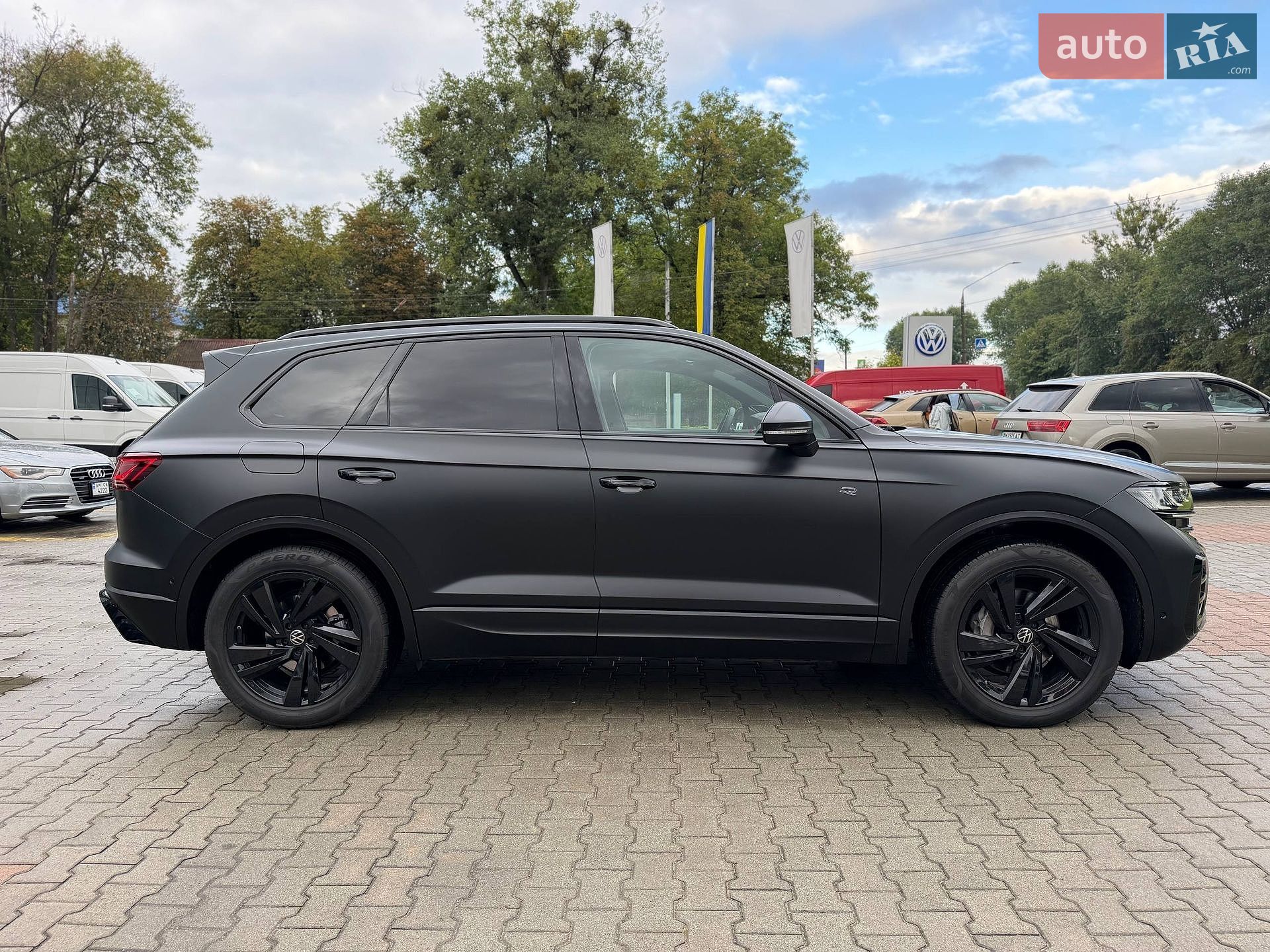 Volkswagen Touareg 2023 VIN WVGZZZCR5RD009905 фото оголошення 11 з 53
