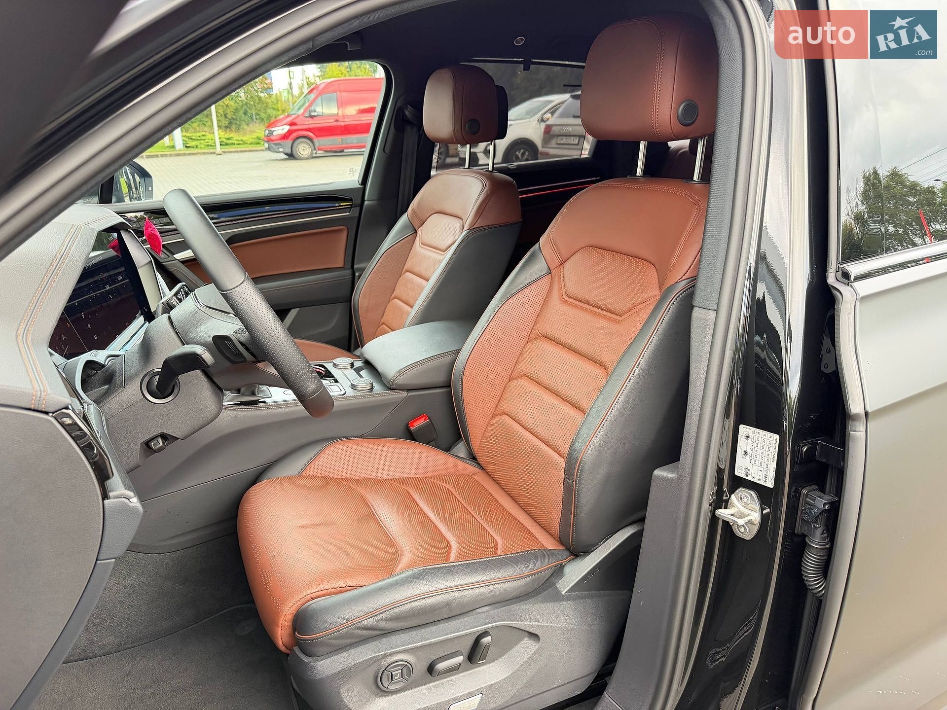 Volkswagen Touareg 2023 VIN WVGZZZCR5RD009905 фото оголошення 16 з 53