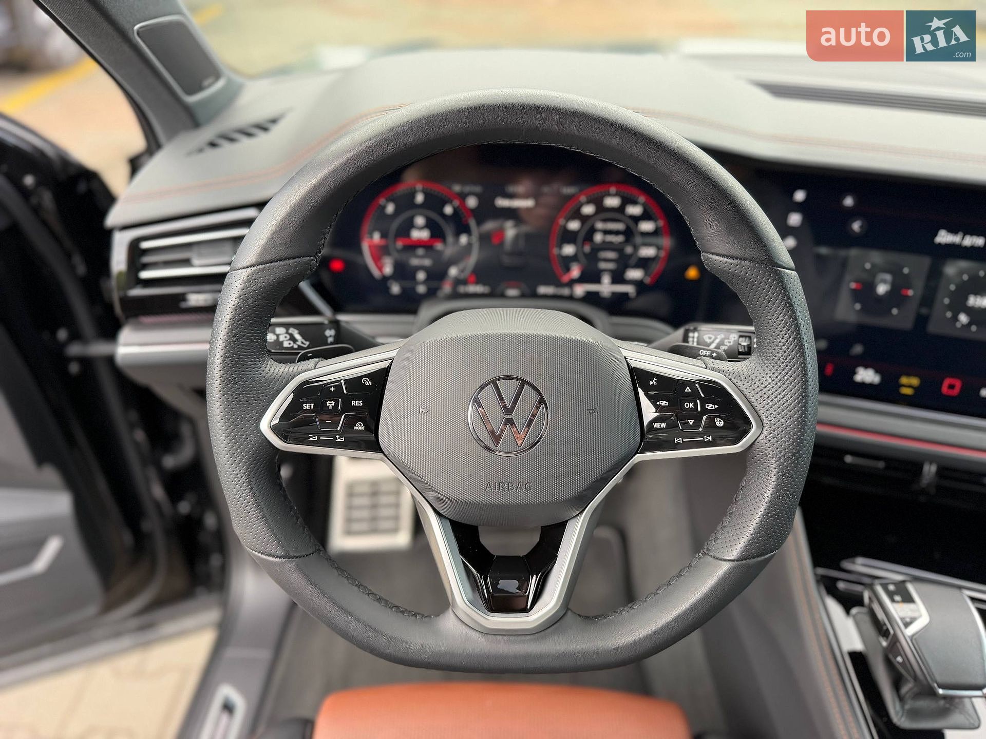 Volkswagen Touareg 2023 VIN WVGZZZCR5RD009905 фото оголошення 22 з 53