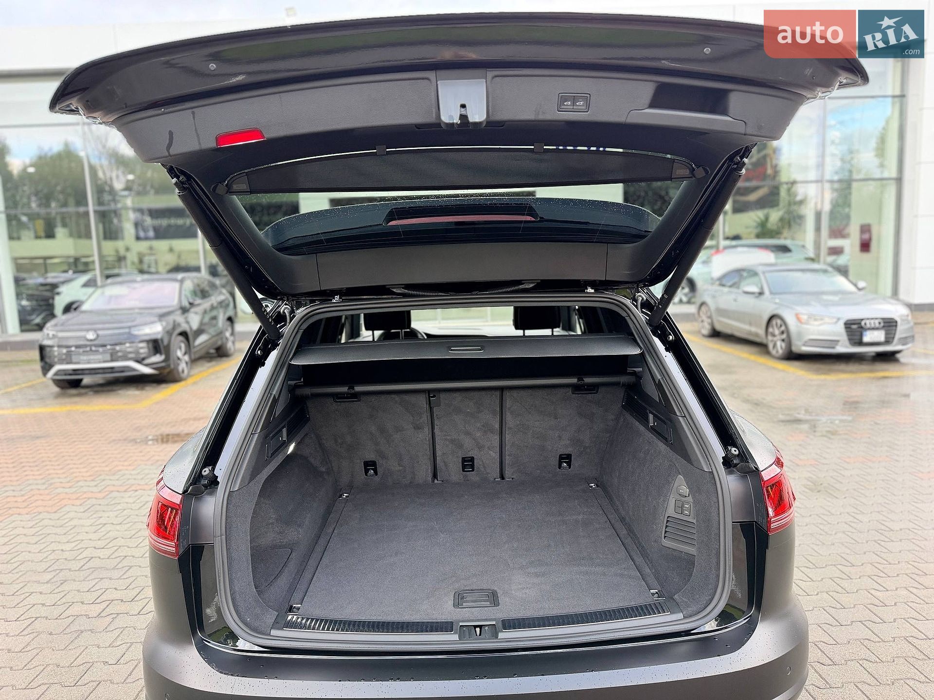 Volkswagen Touareg 2023 VIN WVGZZZCR5RD009905 фото оголошення 51 з 53