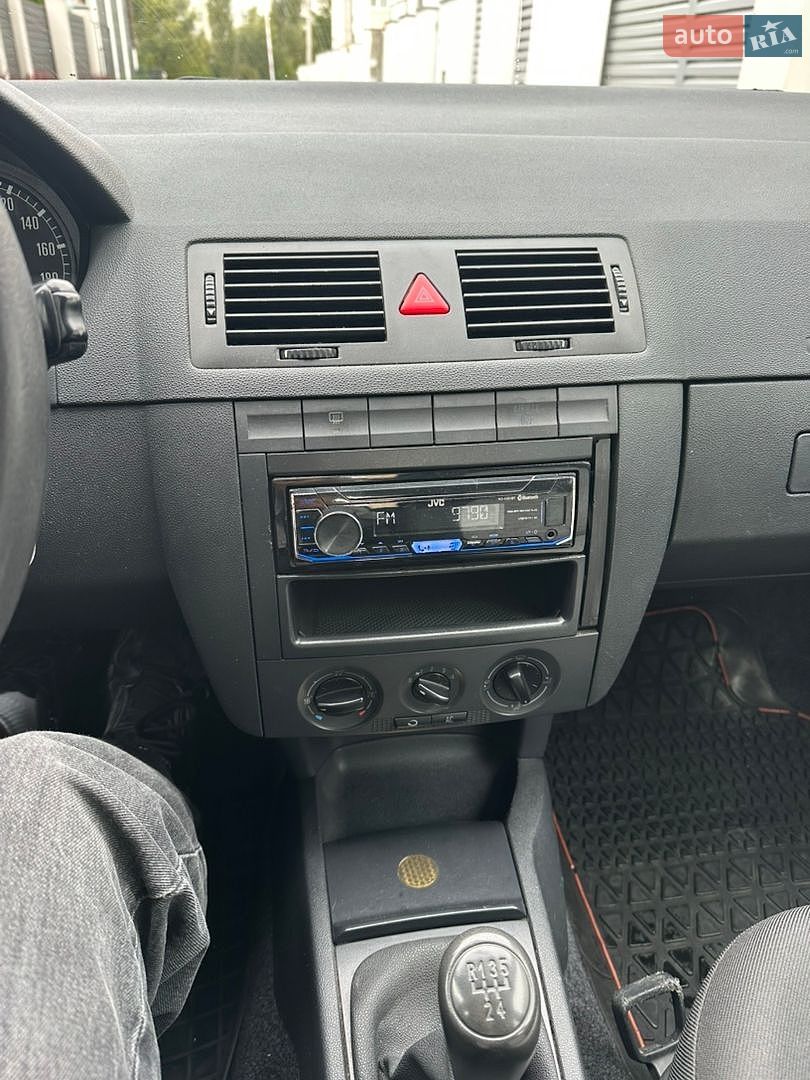 Skoda Fabia 2004 VIN TMBHC46YX43961109 фото оголошення 10 з 18