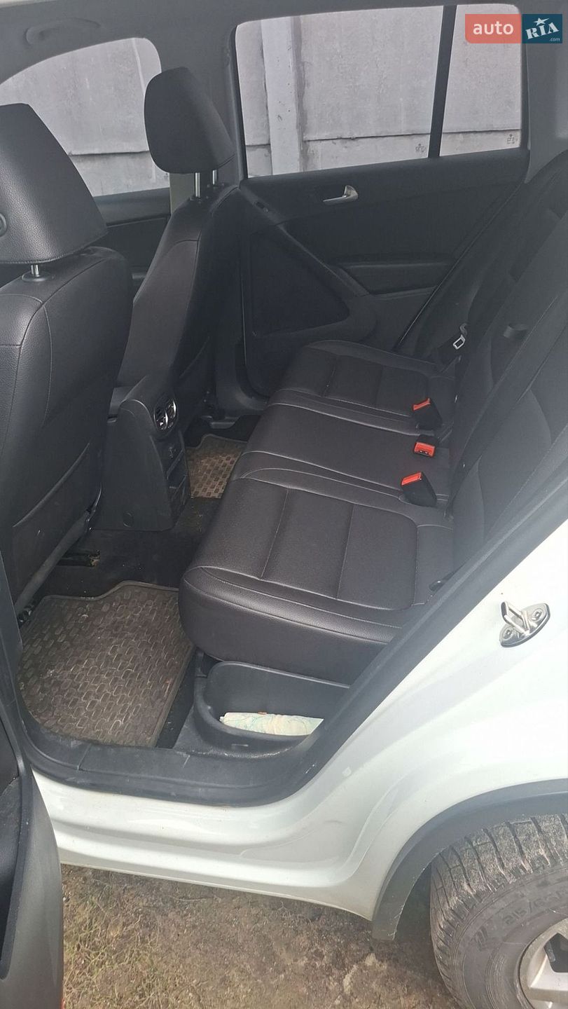 Volkswagen Tiguan 2016 VIN WVGBV7AX5HW513263 фото оголошення 12 з 16