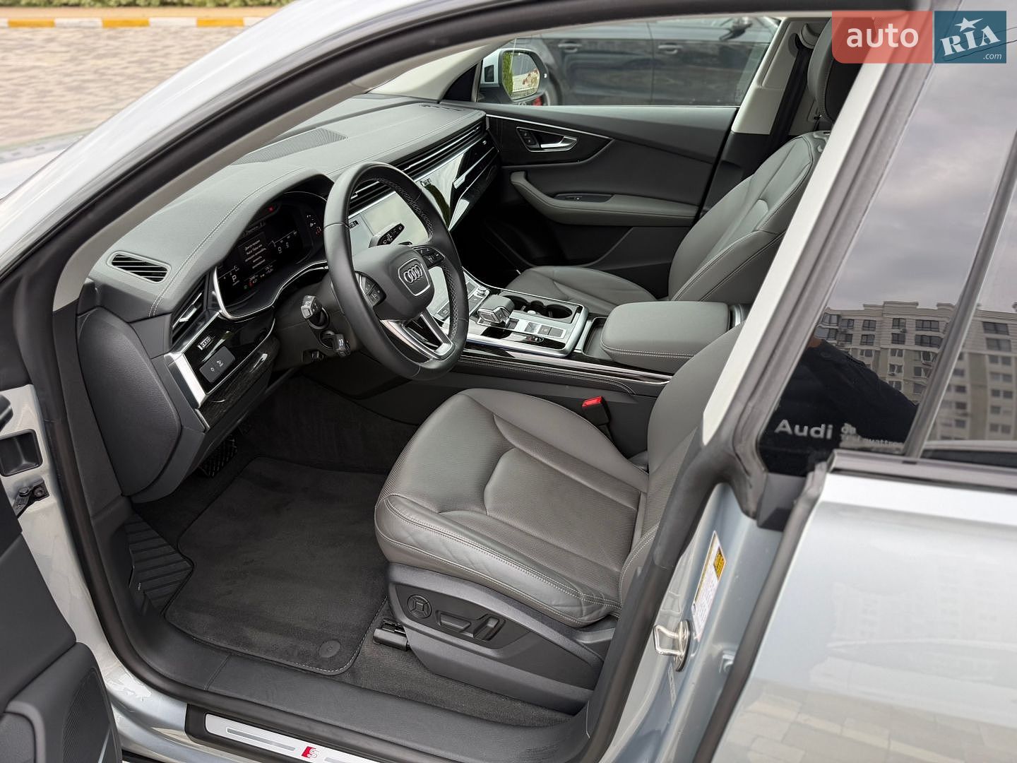 Audi Q8 2024 VIN WA1EVBF15RD006315 фото оголошення 15 з 59