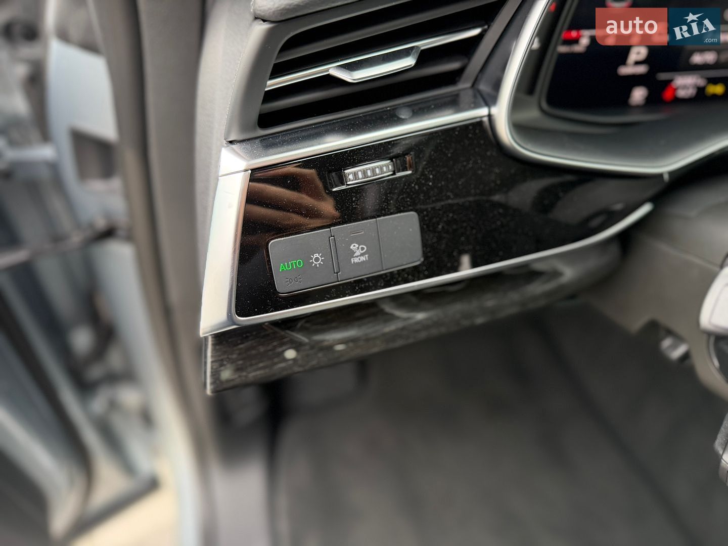 Audi Q8 2024 VIN WA1EVBF15RD006315 фото оголошення 23 з 59