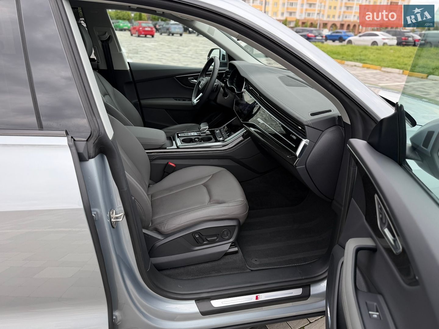 Audi Q8 2024 VIN WA1EVBF15RD006315 фото оголошення 42 з 59
