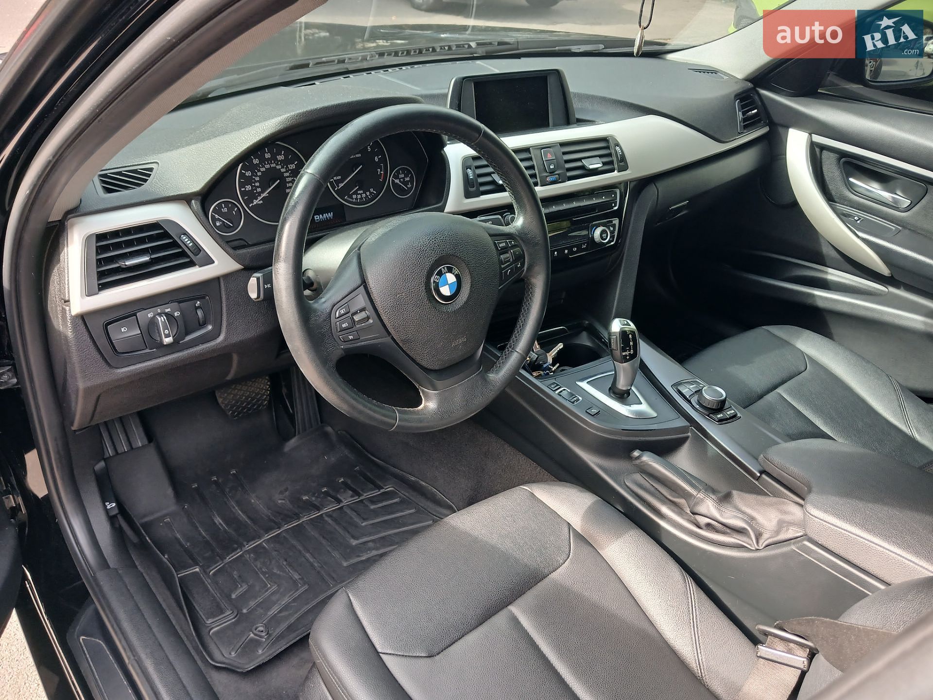BMW 3 Series 2017 VIN WBA8E1G31HNU17195 фото оголошення 6 з 8