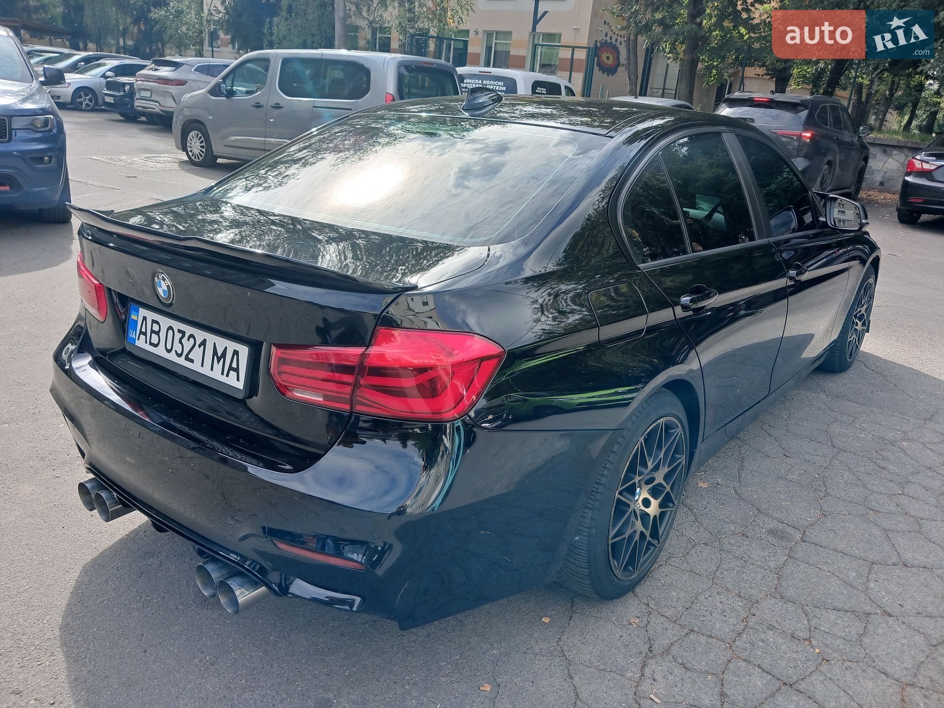 BMW 3 Series 2017 VIN WBA8E1G31HNU17195 фото оголошення 5 з 8