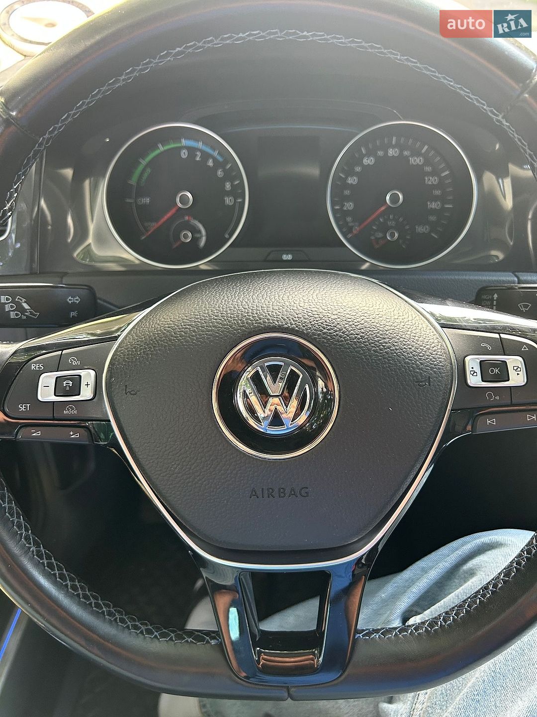 Volkswagen e-Golf 2018 VIN WVWZZZAUZJW902632 фото оголошення 31 з 47