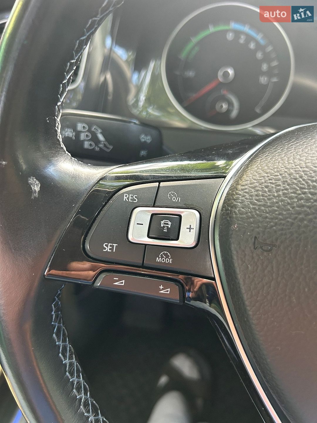 Volkswagen e-Golf 2018 VIN WVWZZZAUZJW902632 фото оголошення 33 з 47