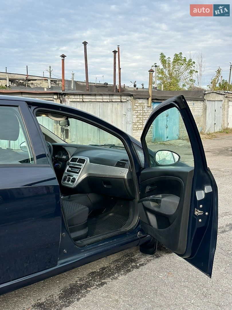 Fiat Punto 2007 VIN ZFA19900000367554 фото оголошення 8 з 9