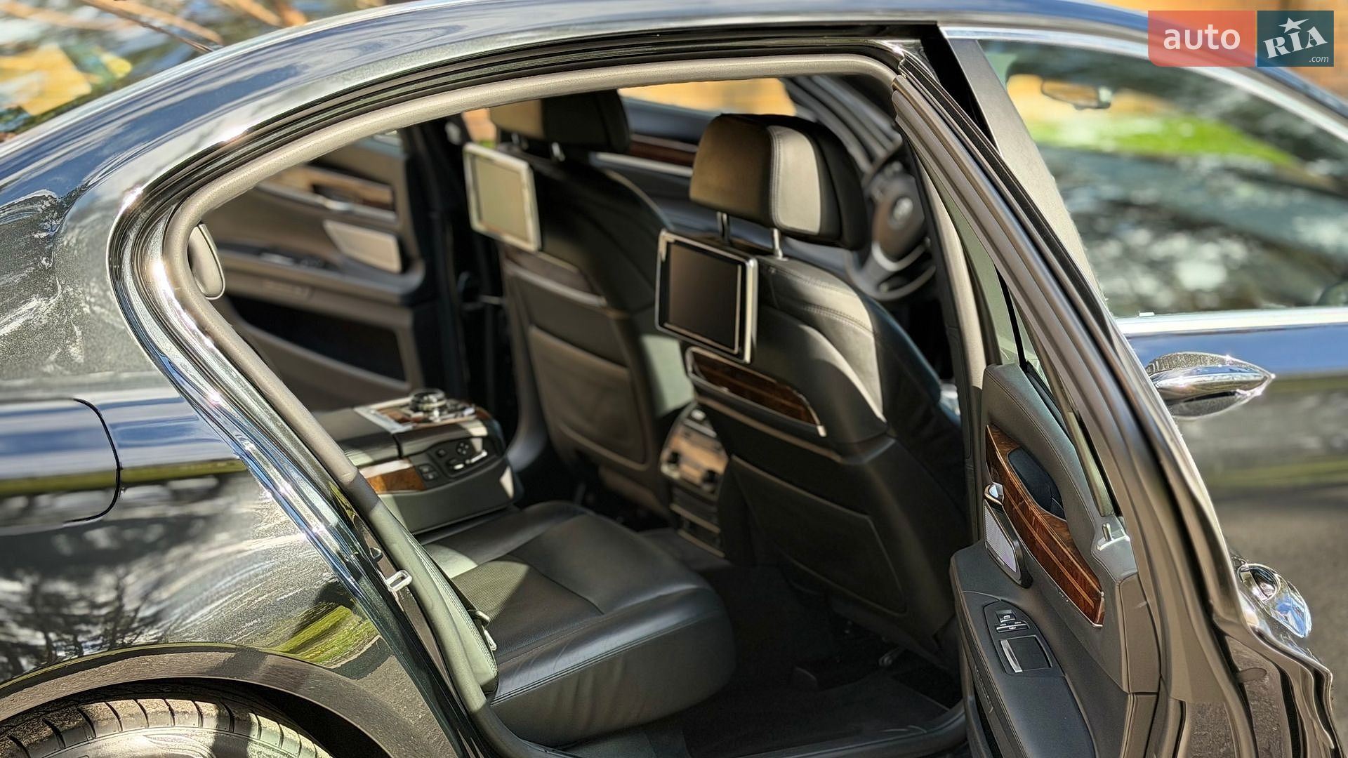 BMW 7 Series 2014 VIN WBAYF610X0GK19121 фото оголошення 3 з 44