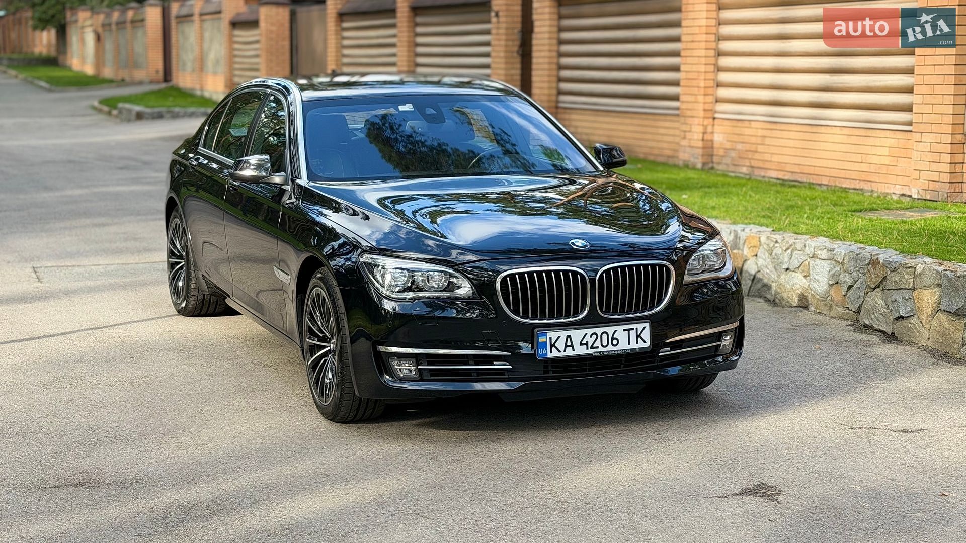 BMW 7 Series 2014 VIN WBAYF610X0GK19121 фото оголошення 4 з 44