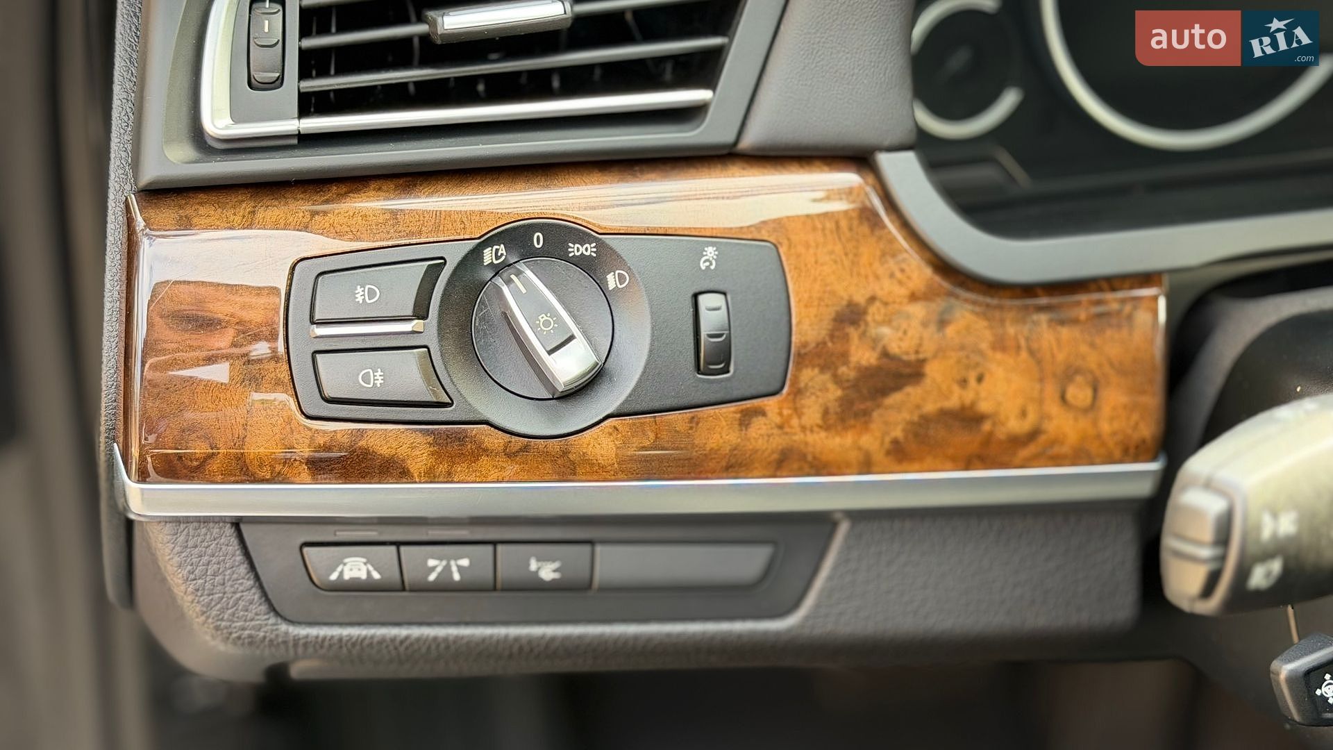 BMW 7 Series 2014 VIN WBAYF610X0GK19121 фото оголошення 19 з 44