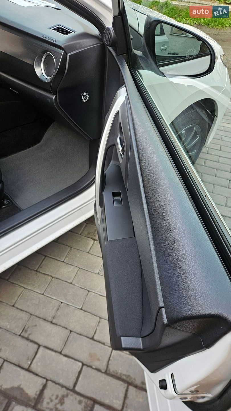 Toyota Auris 2013 VIN SB1ZE3JEX0E033163 фото оголошення 4 з 22