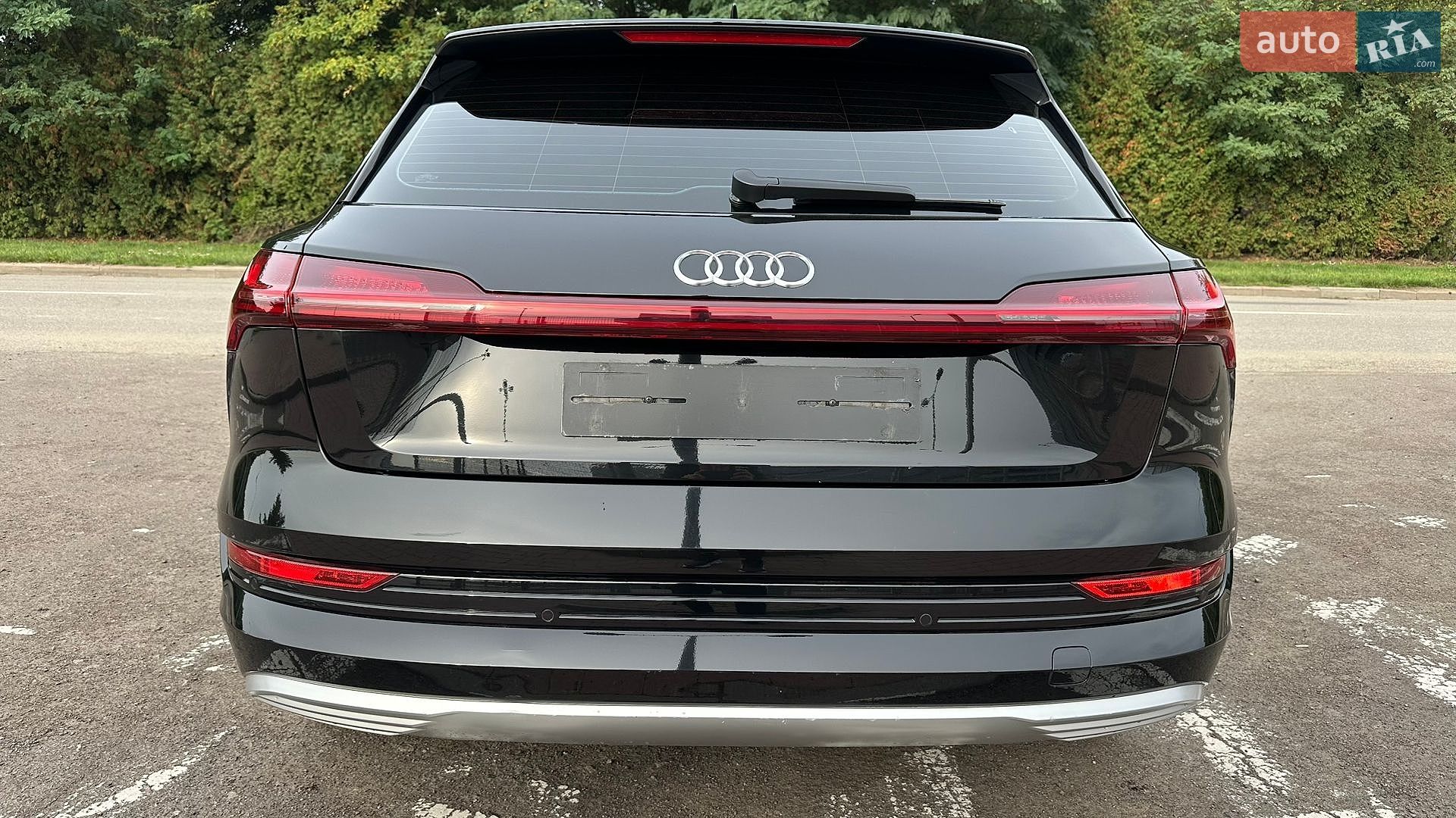 Audi e-tron 2019 VIN WAUZZZGE2LB015236 фото оголошення 16 з 40
