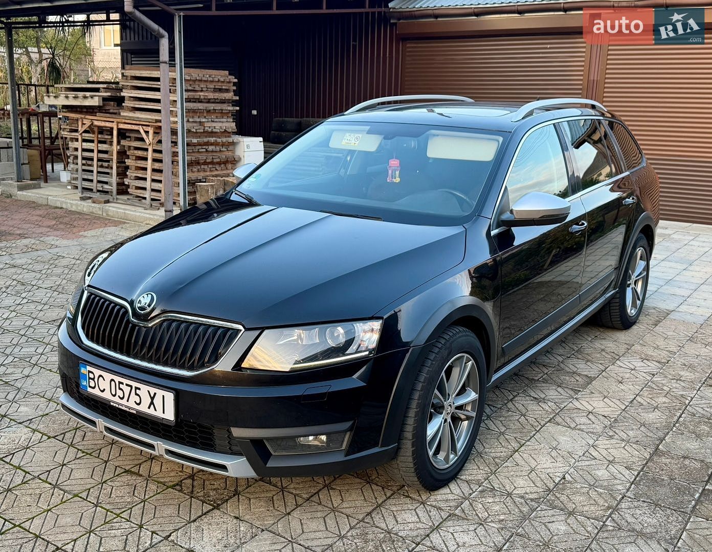 Skoda Octavia Scout 2016 VIN TMBLK6NE9G0145045 фото оголошення 3 з 32