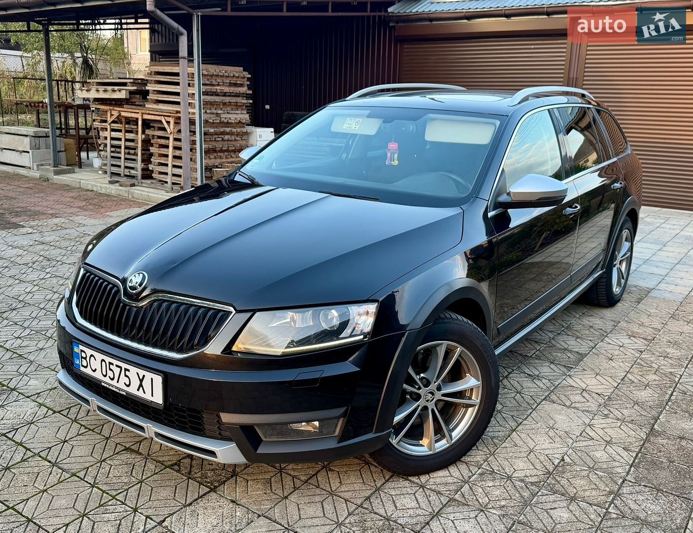 Skoda Octavia Scout 2016 VIN TMBLK6NE9G0145045 фото оголошення 23 з 32