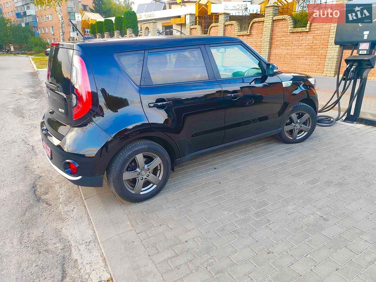 Kia Soul EV 2018 VIN KNAJX81EFJ7031776 фото оголошення 4 з 13
