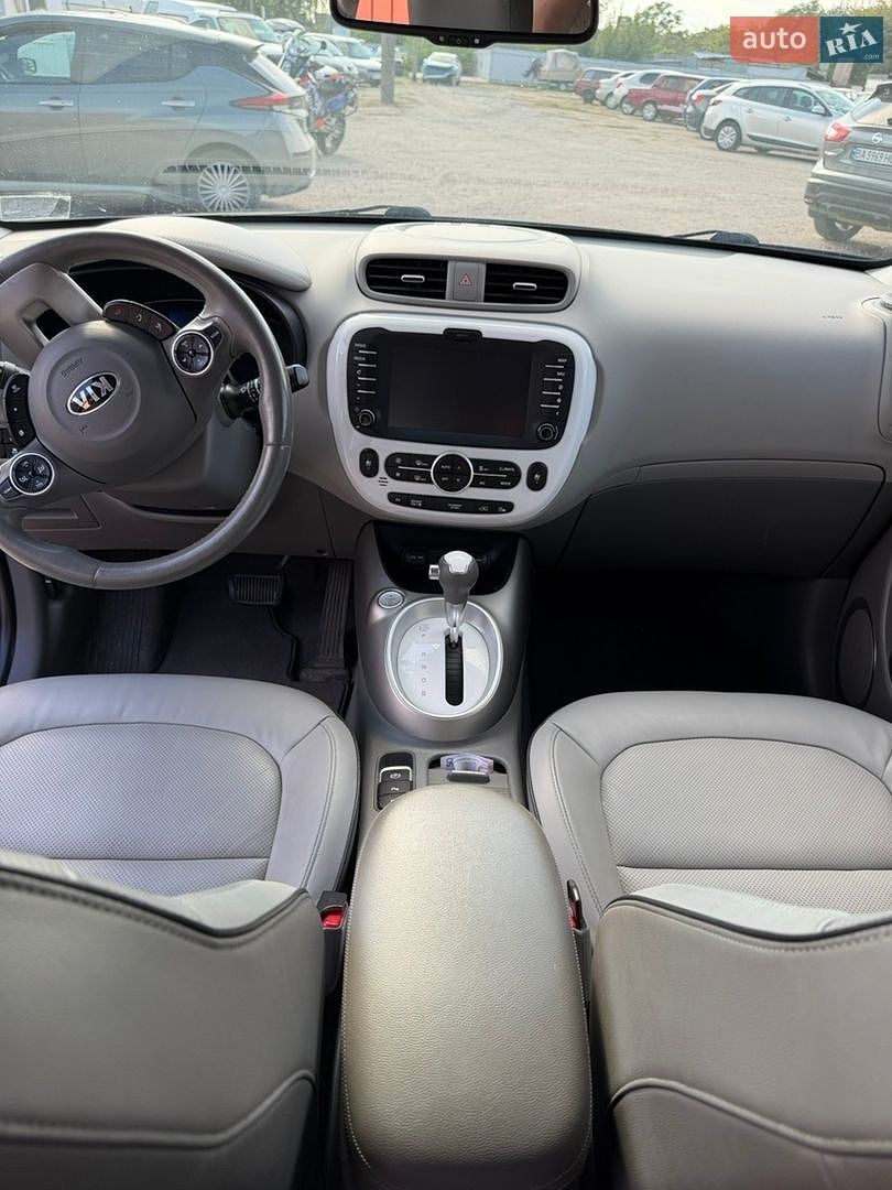 Kia Soul EV 2018 VIN KNAJX81EFJ7031776 фото оголошення 10 з 13