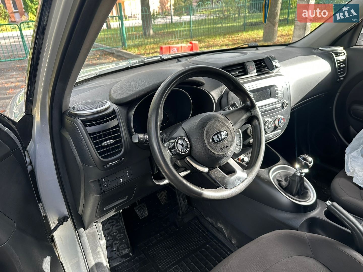 Kia Soul 2016 VIN KNAJN811AG7871388 фото оголошення 9 з 10