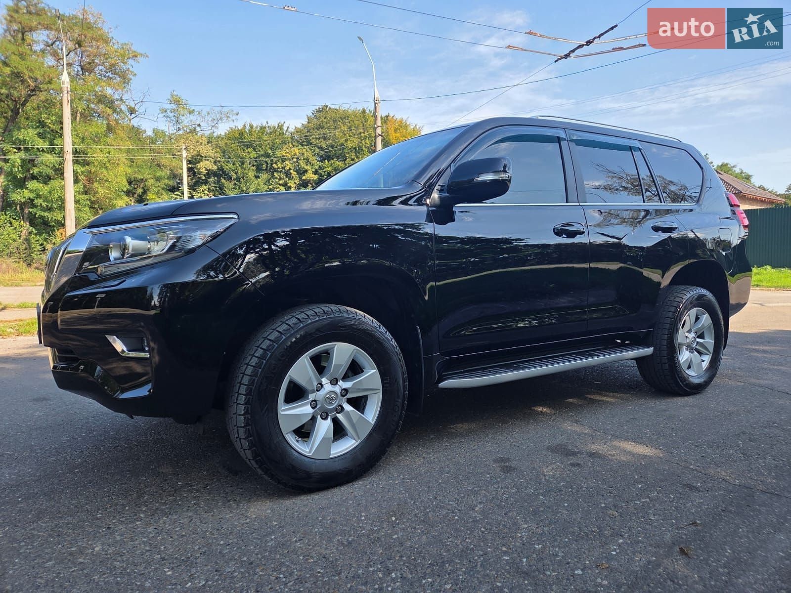 Toyota Land Cruiser Prado 2020 VIN JTEBU3FJ10K186100 фото оголошення 2 з 37