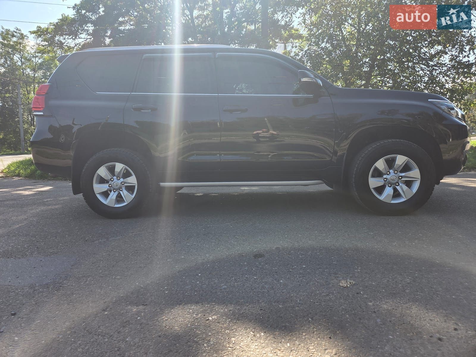 Toyota Land Cruiser Prado 2020 VIN JTEBU3FJ10K186100 фото оголошення 5 з 37