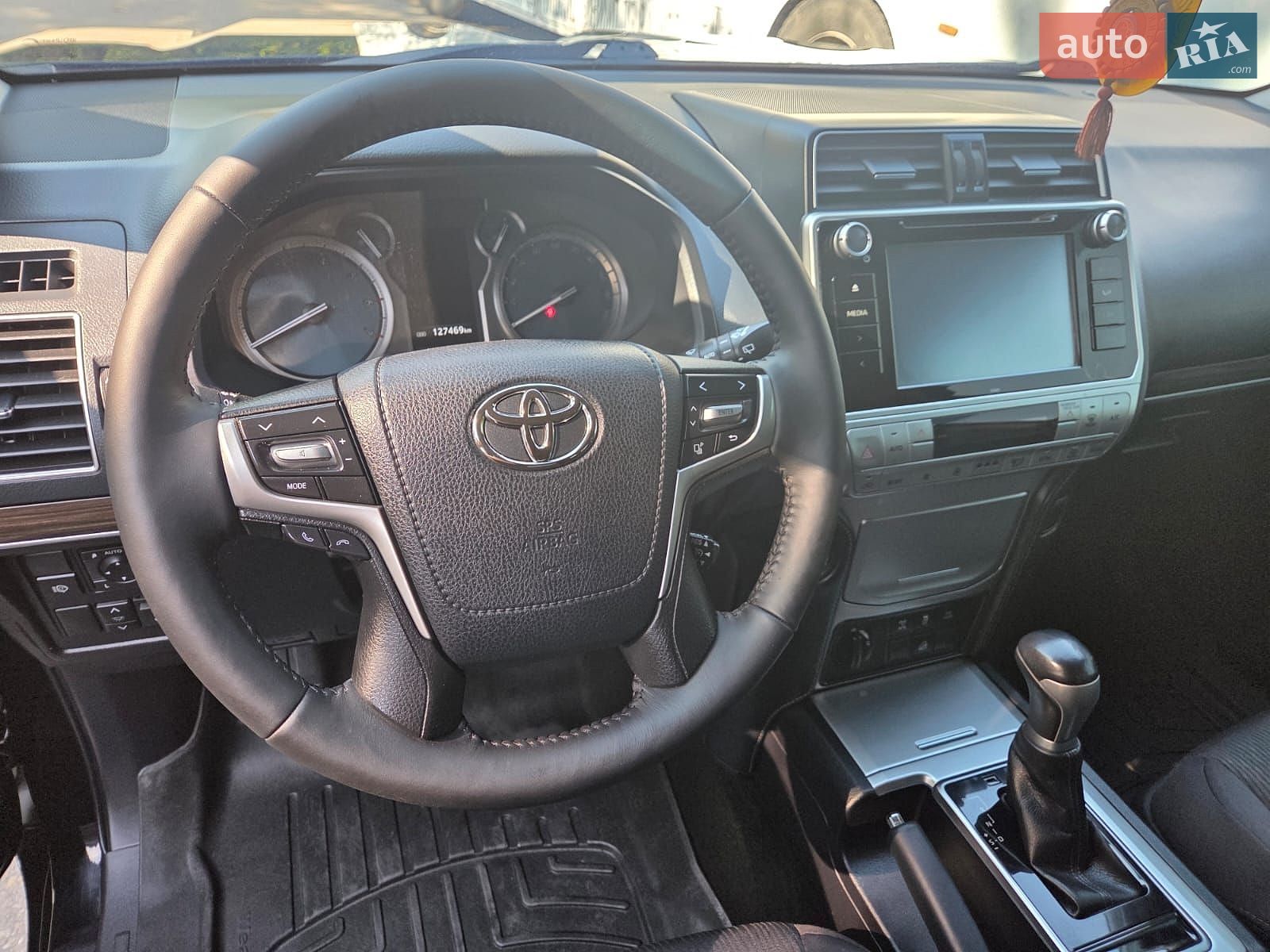 Toyota Land Cruiser Prado 2020 VIN JTEBU3FJ10K186100 фото оголошення 11 з 37
