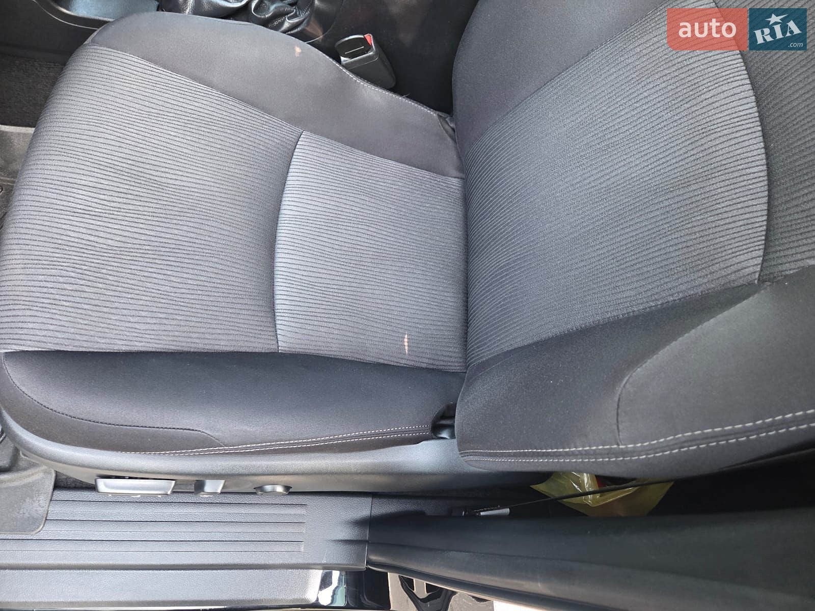 Toyota Land Cruiser Prado 2020 VIN JTEBU3FJ10K186100 фото оголошення 15 з 37