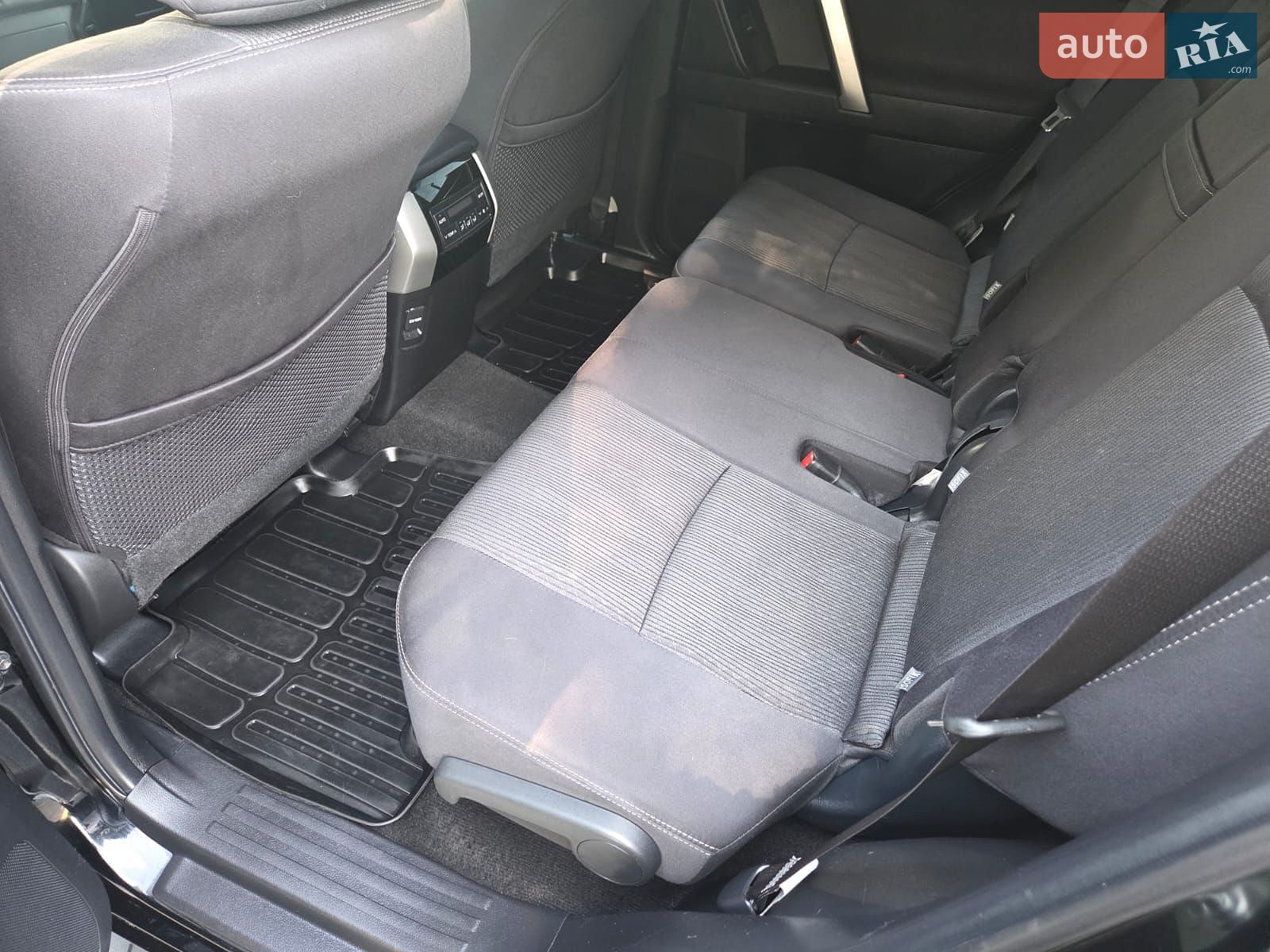 Toyota Land Cruiser Prado 2020 VIN JTEBU3FJ10K186100 фото оголошення 23 з 37
