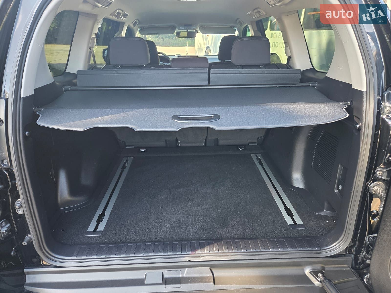 Toyota Land Cruiser Prado 2020 VIN JTEBU3FJ10K186100 фото оголошення 25 з 37