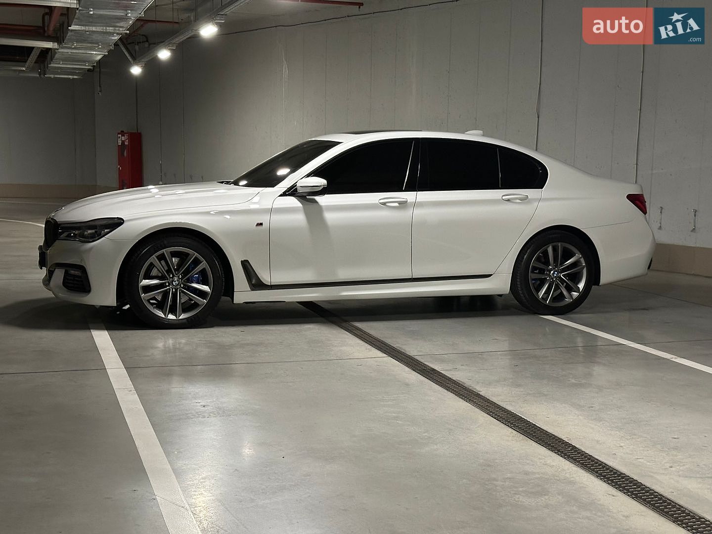 BMW 7 Series 2016 VIN WBA7C41010G641321 фото оголошення 17 з 43